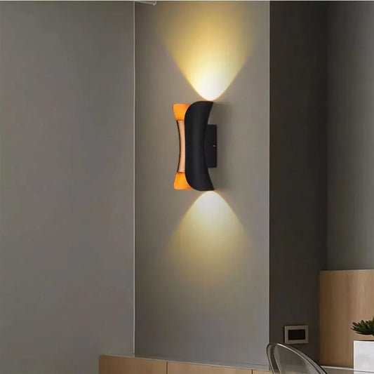 Pauline Outdoor LED Wall Lamp, 10W, Metal, Black and Gold