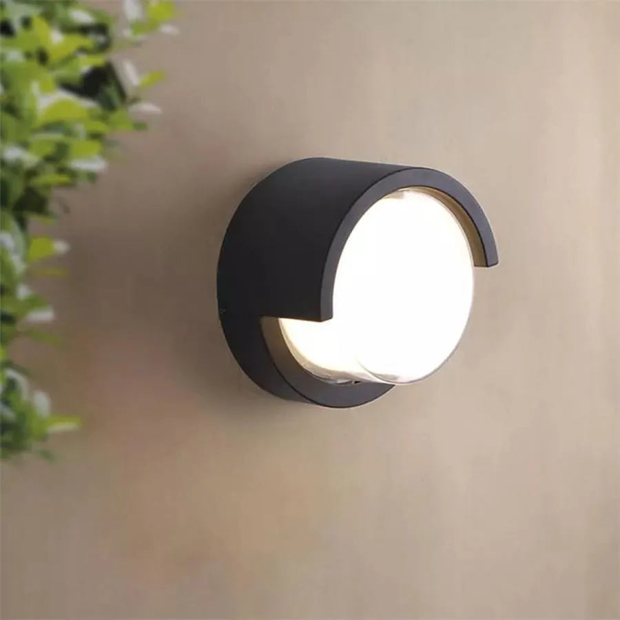 Piri Outdoor LED Wall Light, 12W, Metal, Black
