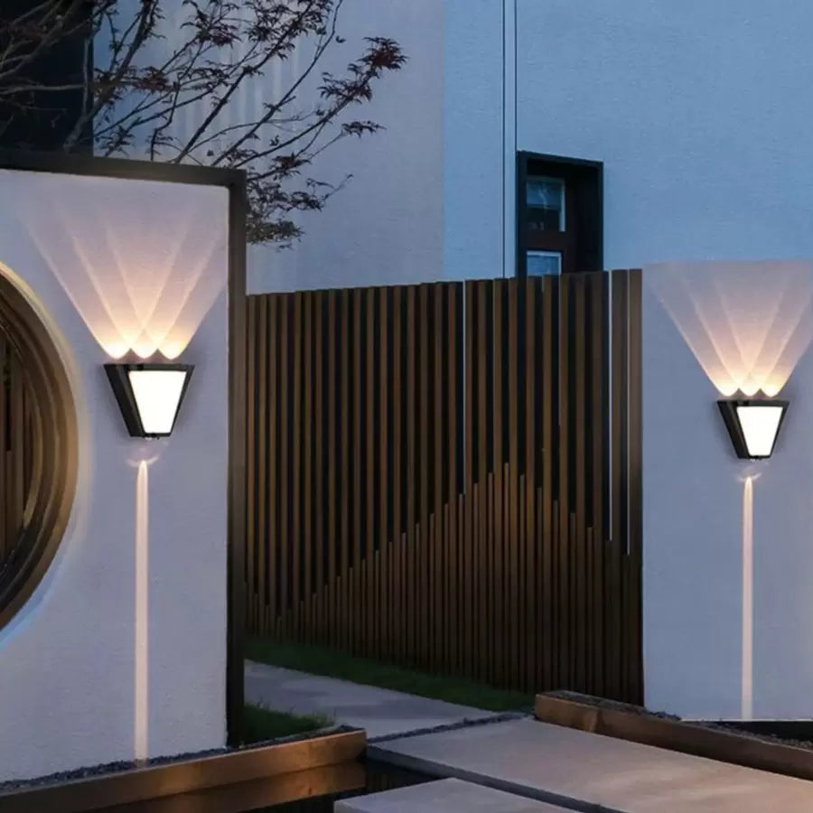 Kylo 9W Outdoor LED Wall Lamp Black