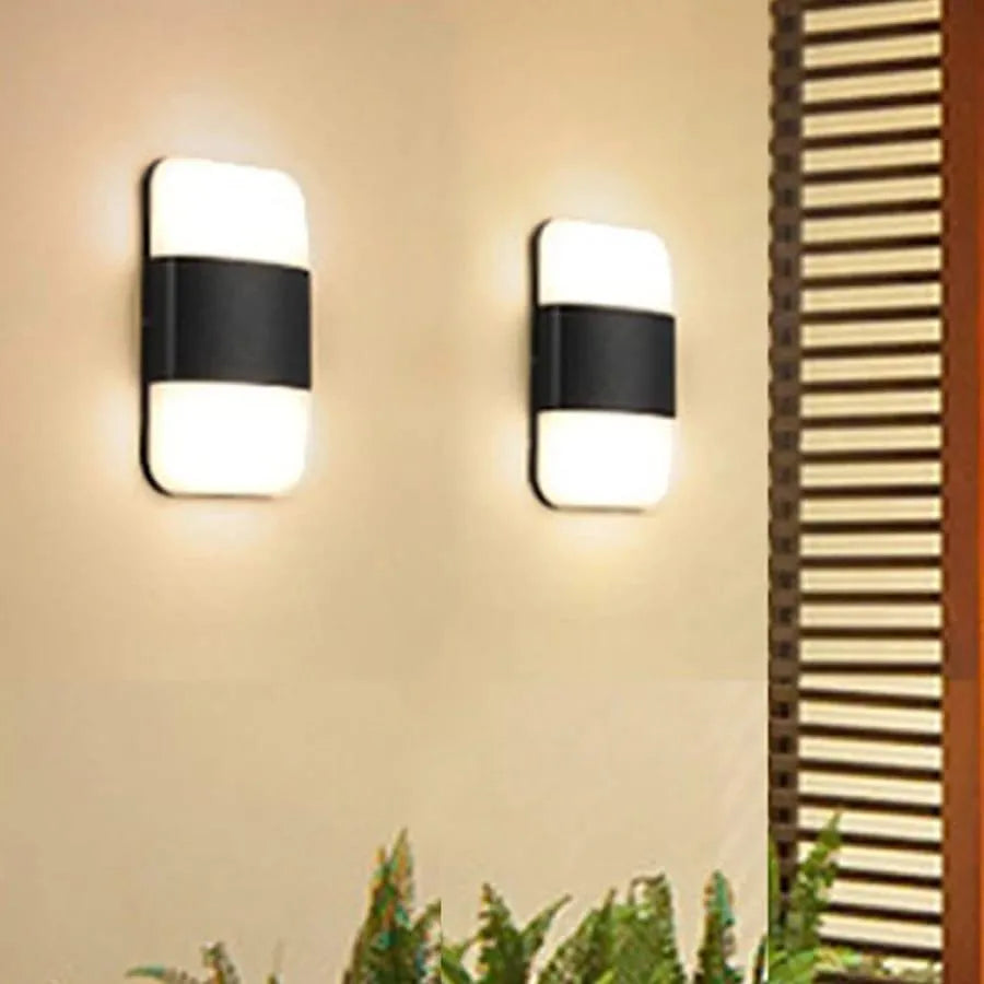 Geni Outdoor Wall Lamp, 12W, Black, 3000K