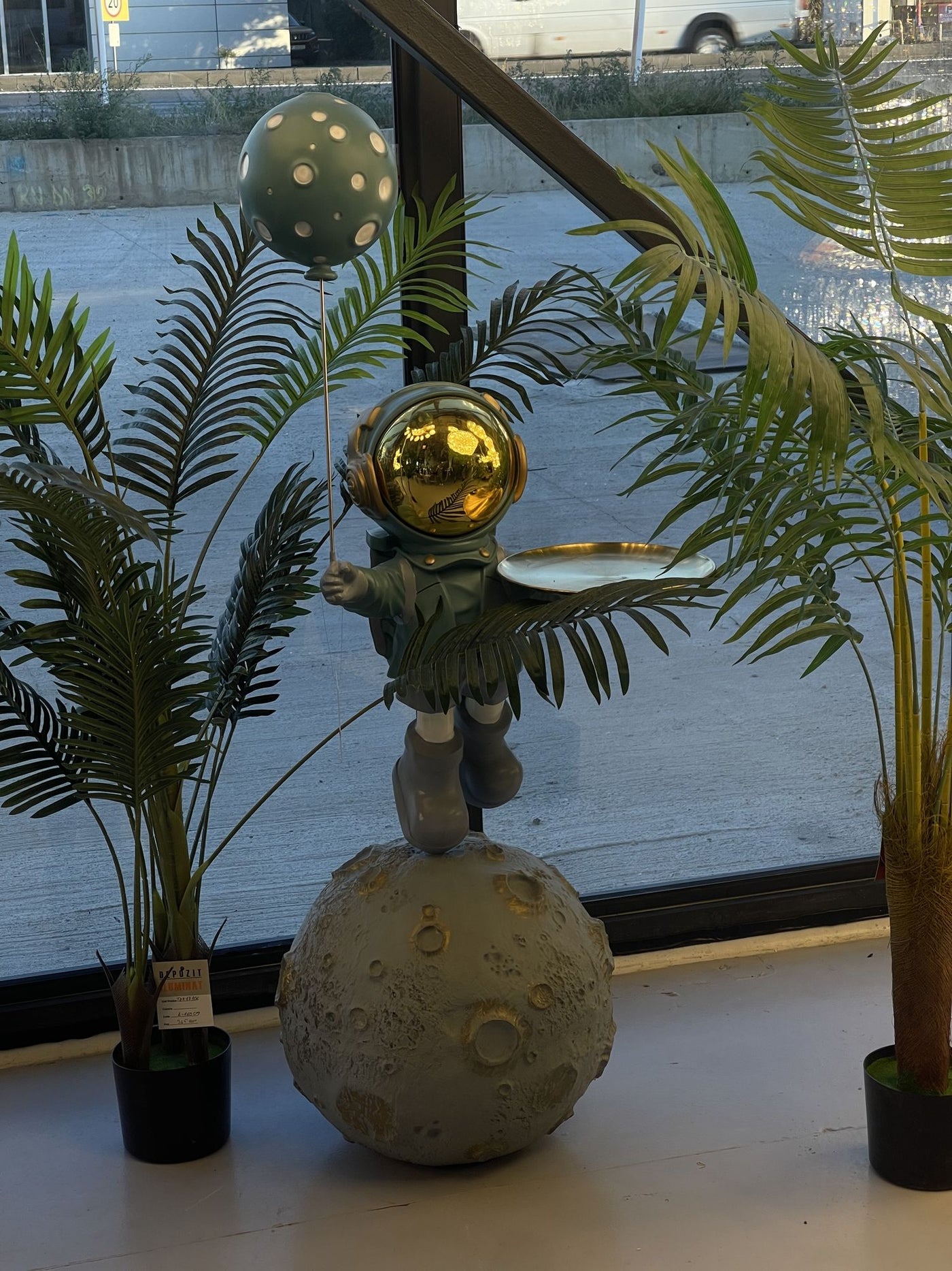 Designer lighting in the Alessandro Design showroom in Afumați